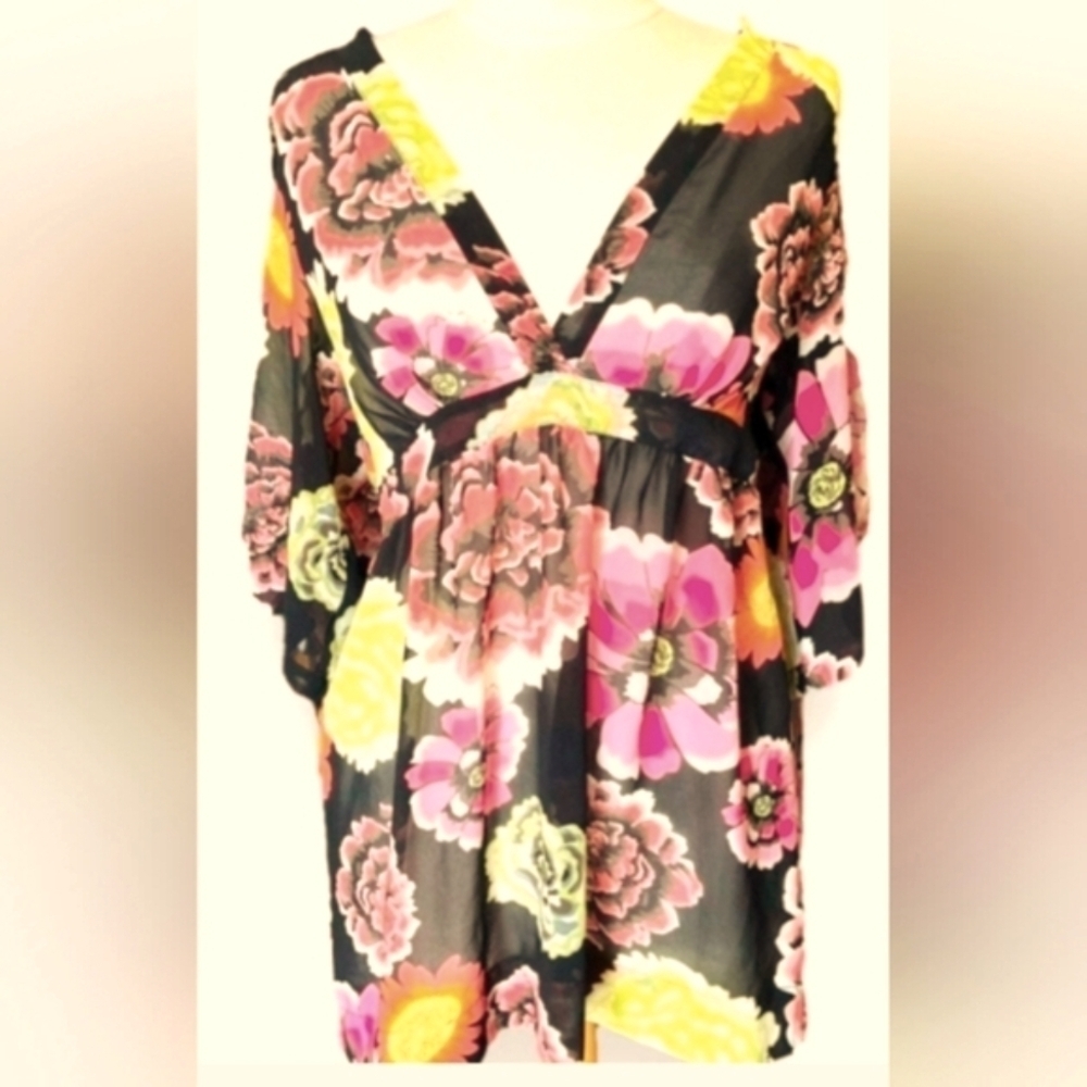 CAbi Women’s Size Small Tunic Sheer V-Neck Black Floral ✨ 3 /$13 ✨